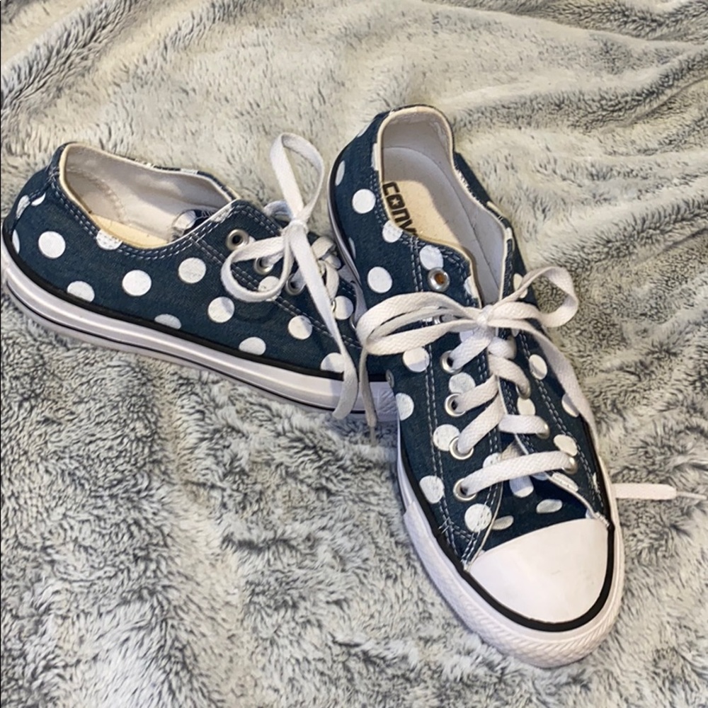navy blue polkadot converse size 8